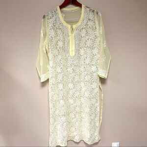 - Yellow embroidered kaftan    L